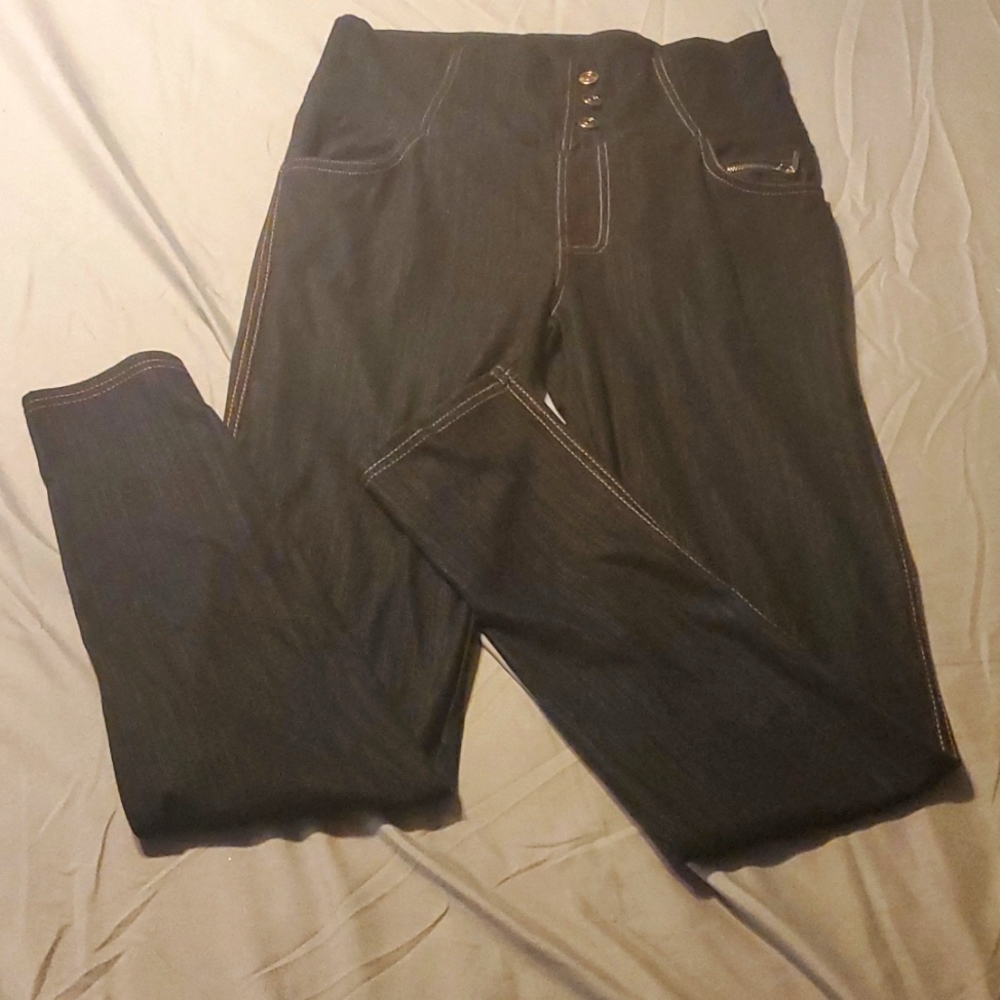 Size L high rise pants